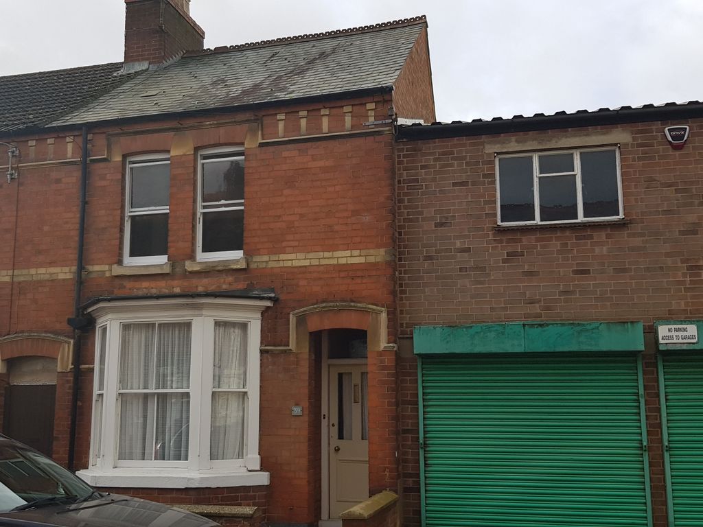 2 bed terraced house to rent in Moor Road, Rushden NN10, £900 pcm Zoopla