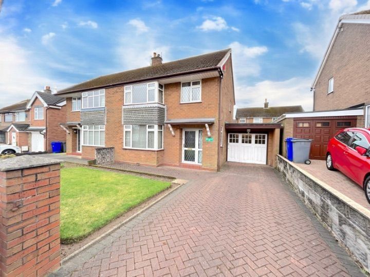 3 bed semidetached house for sale in Michael Close, Weston Coyney