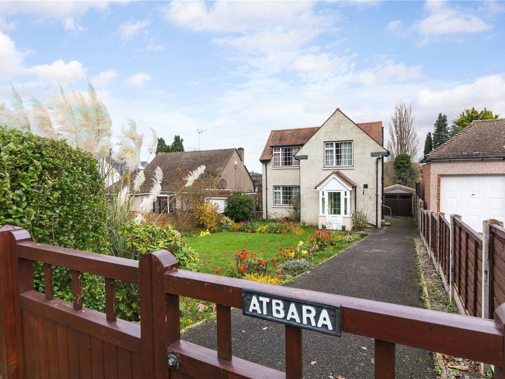 3 bed detached house for sale in Gravesend Road, Higham, Kent ME3, £