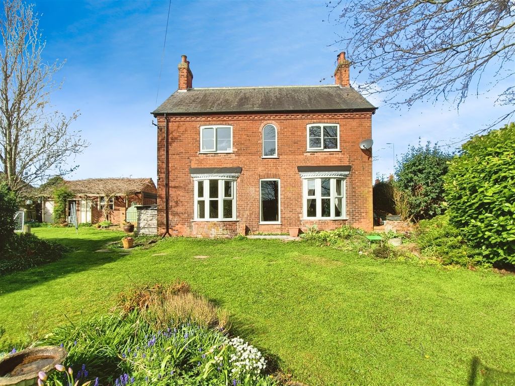 4 bed detached house for sale in Chapel Lane, Walesby, Newark NG22, £