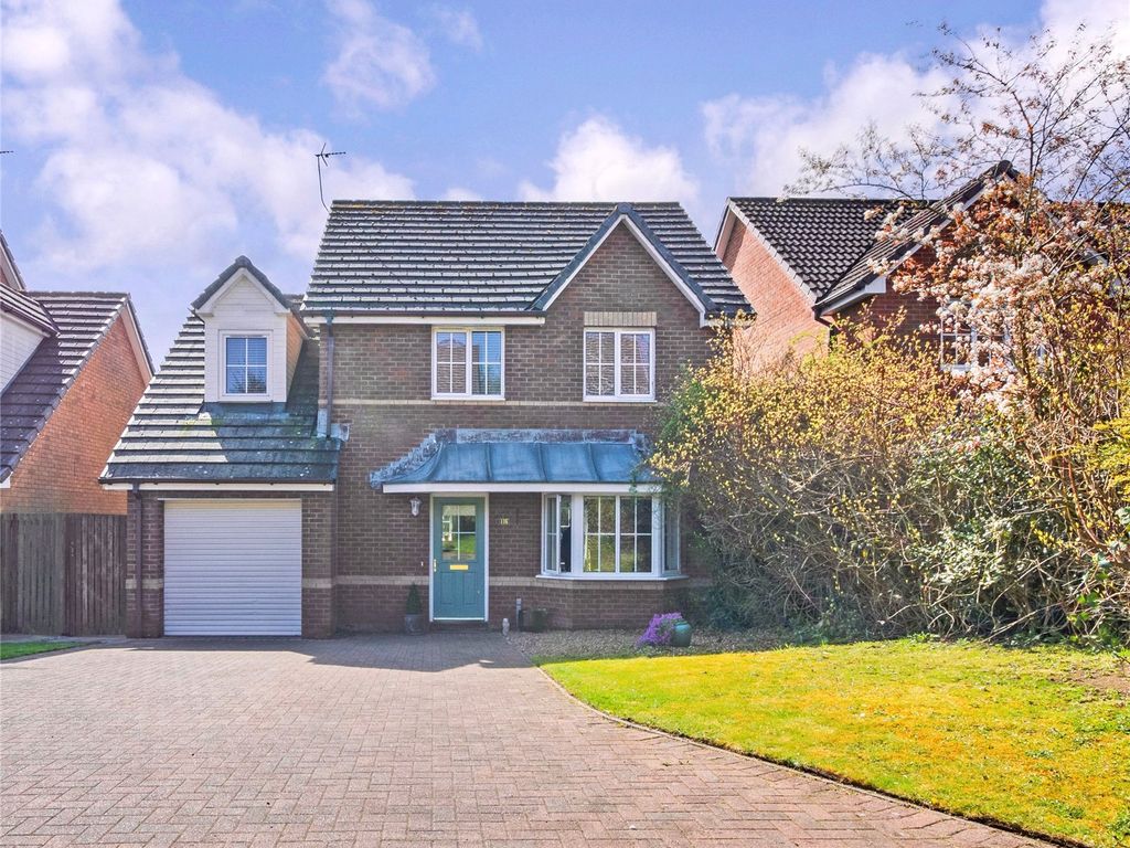 4 bed detached house for sale in Thirlfield Wynd, Livingston, West