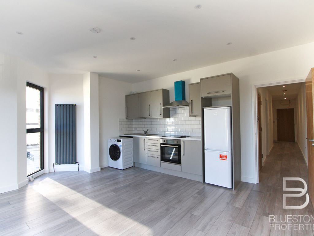 2 bed flat to rent in Woodcote Road, Wallington SM6 Zoopla