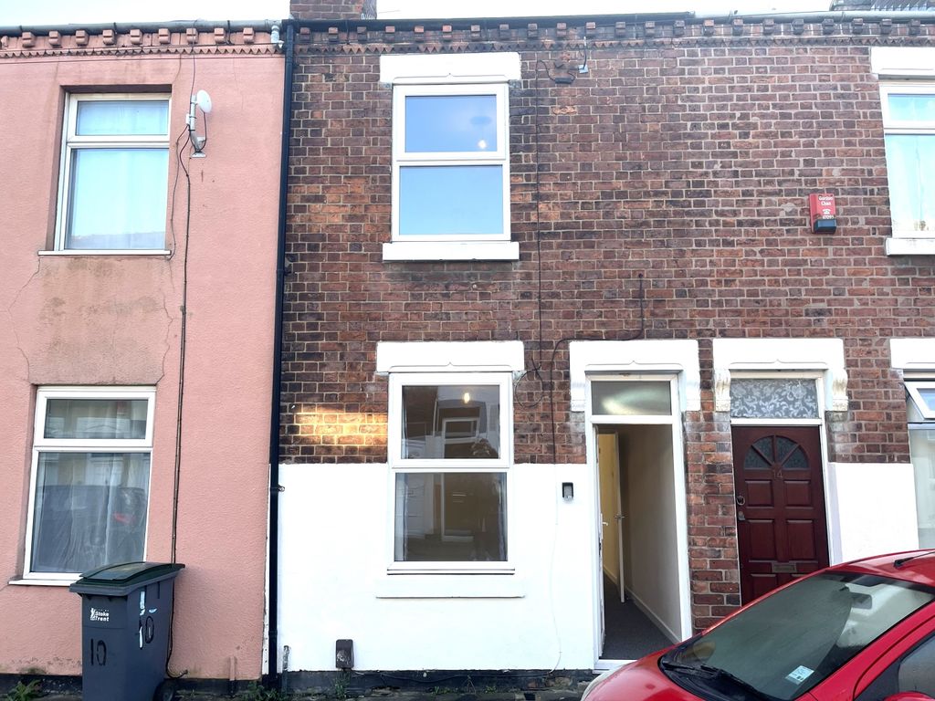 2 bed terraced house to rent in Lewis Street, StokeOnTrent ST4, £700