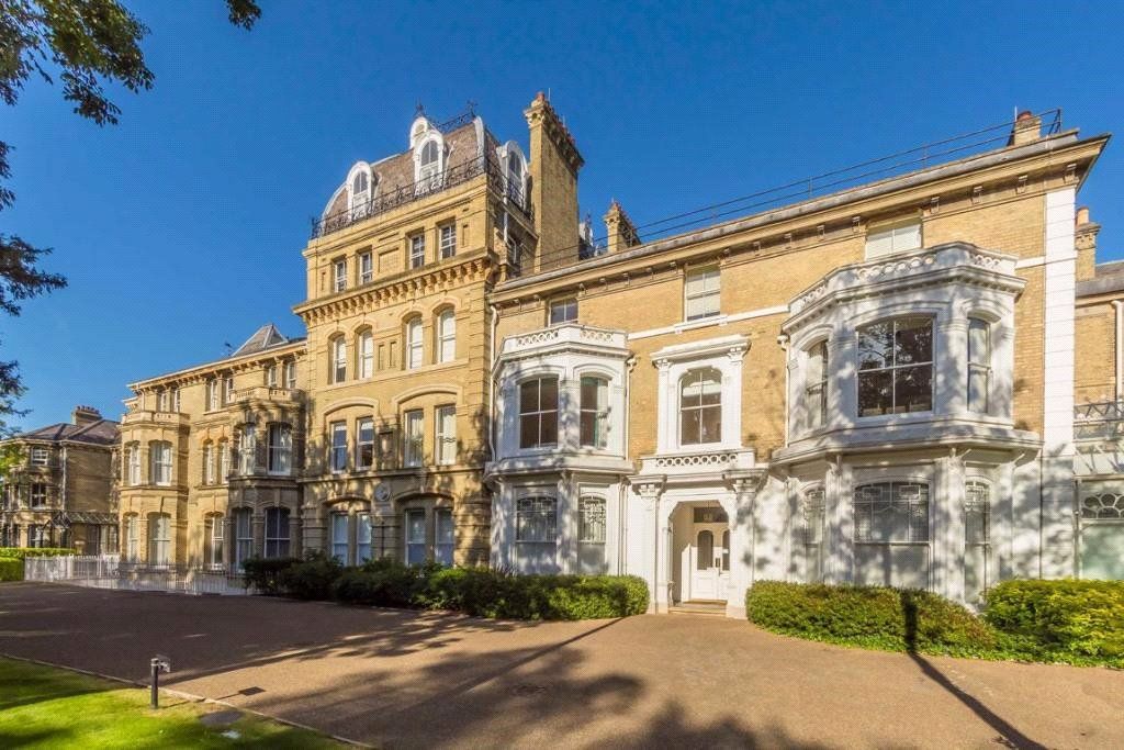 2 bed flat to rent in Langdon Park, Teddington TW11 Zoopla