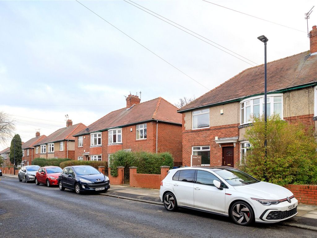 2 bed flat to rent in Strathmore Road, Gosforth, Newcastle Upon Tyne