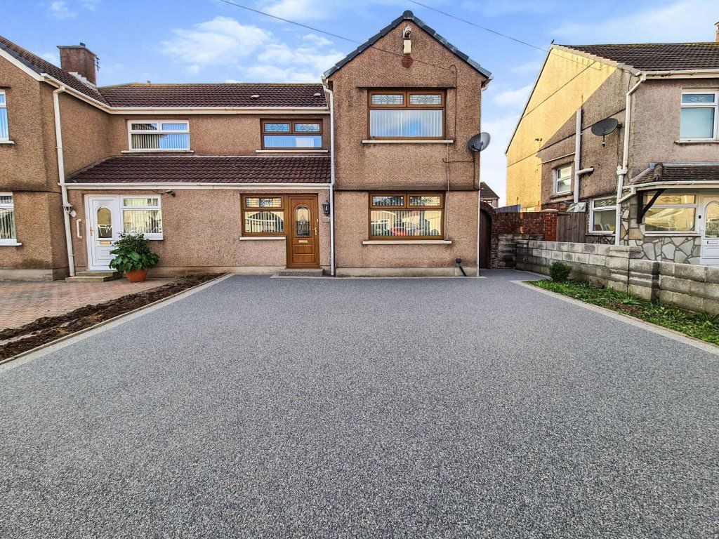 3 bed property to rent in Western Avenue, Port Talbot SA12, £1,100 pcm