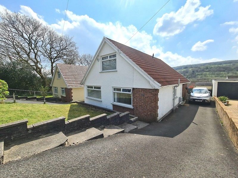 3 bed detached bungalow for sale in Waun Penlan, Pontardawe, Swansea