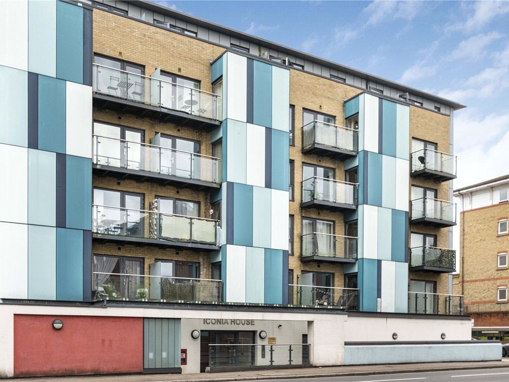 2 bed flat for sale in Homesdale Road, Bromley BR2, £325,000 Zoopla