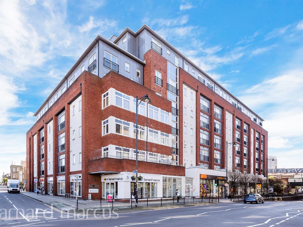 2 bed flat for sale in Manor Road, Wallington SM6 Zoopla