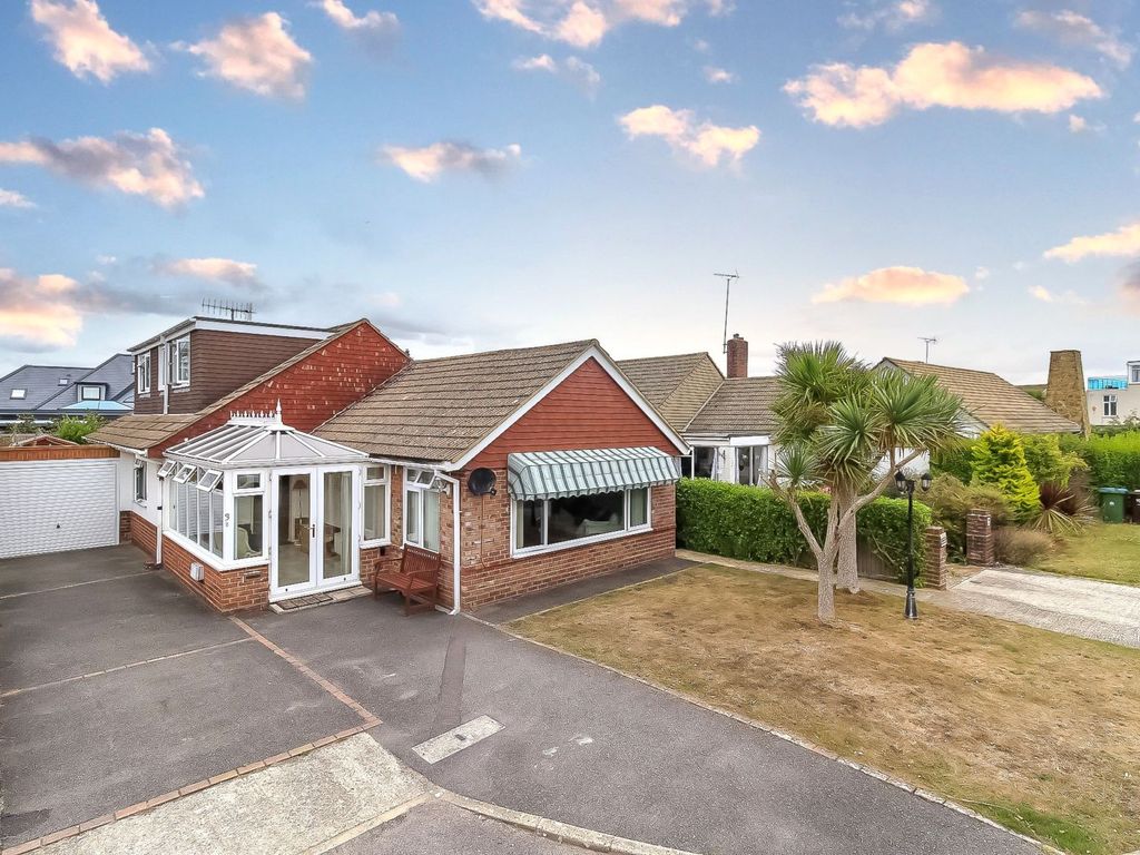 4 bed detached house for sale in Chalet Gardens, Ferring BN12 Zoopla