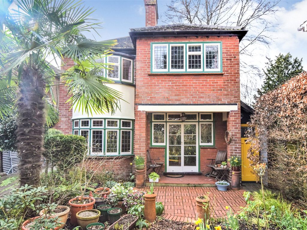 3 bed detached house for sale in Farnborough Road, Farnborough
