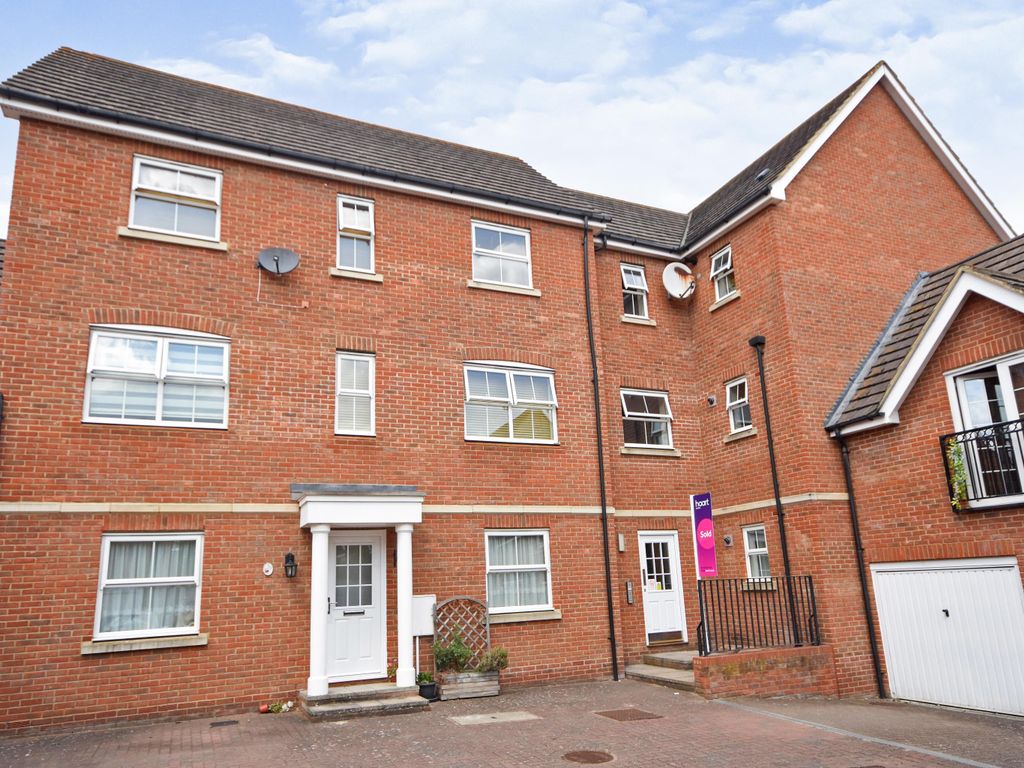 2 bed flat for sale in Richards Close, Witham CM8 Zoopla