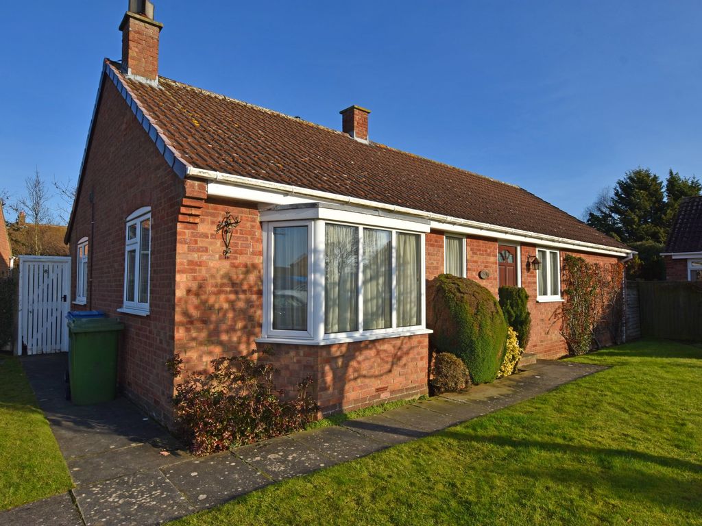 3 bed detached bungalow for sale in Conyers Ings, West Ayton