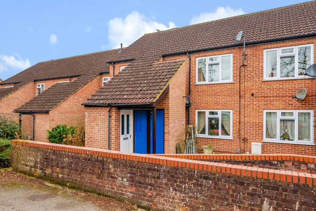 2 bed flat for sale in Loddon View, Hurst Road, Twyford, Reading RG10