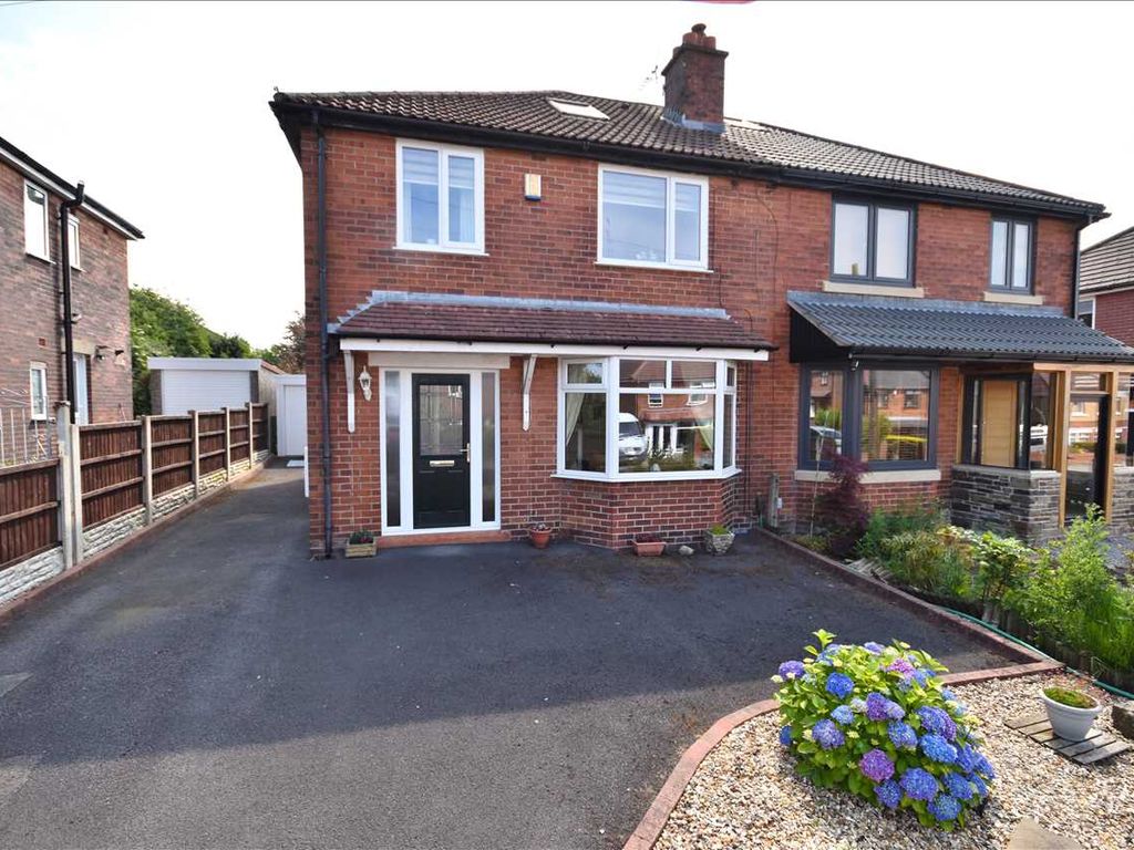 4 bed semidetached house for sale in Highfield Road South, Chorley PR7