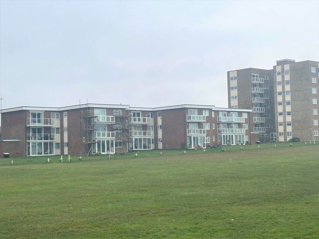 2 bed flat to rent in Sutton Place, BexhillOnSea TN40 Zoopla