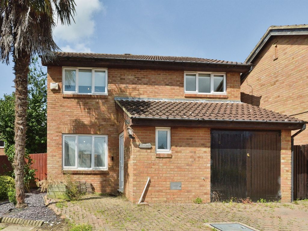 4 bed detached house for sale in Wakefield Close, Neath Hill, Milton Keynes MK14, £425,000 Zoopla