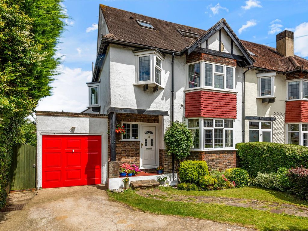 4 bed end terrace house for sale in Buff Avenue, Banstead SM7, £700,000