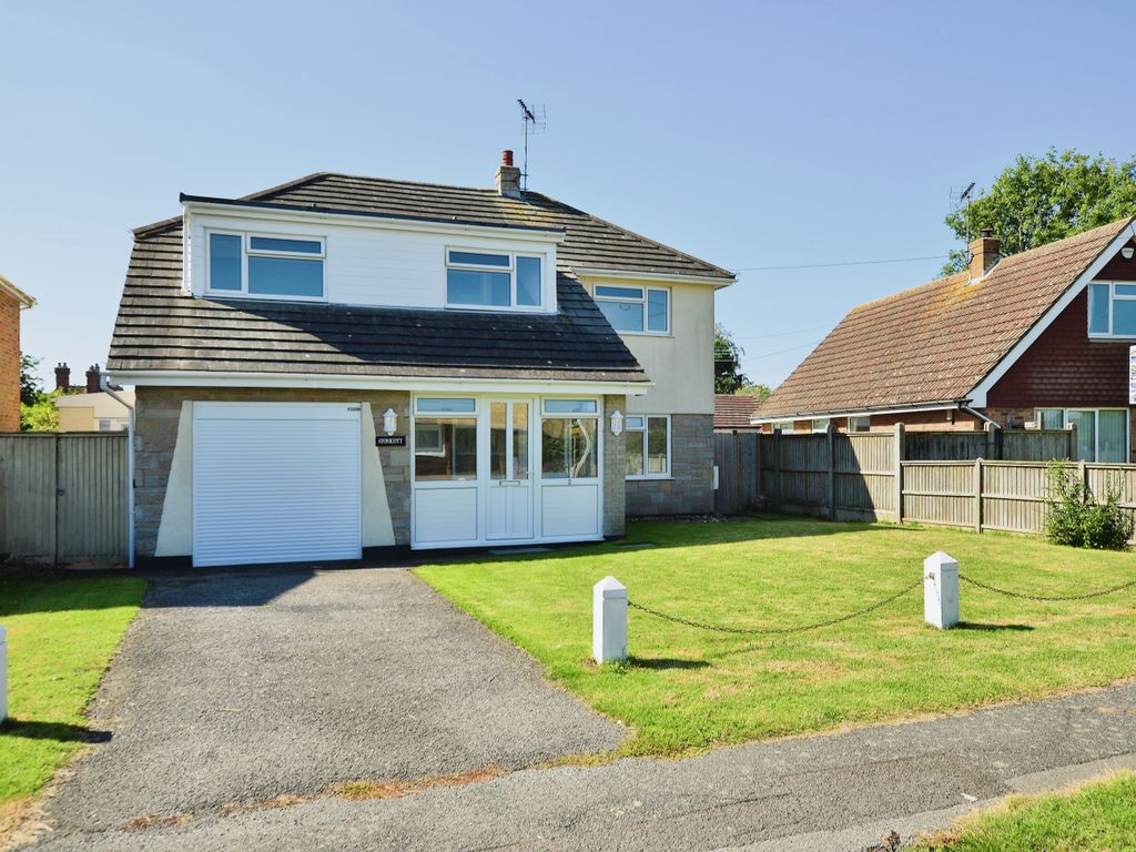 4 bed detached house for sale in Blenheim Road, Littlestone, New Romney, Kent TN28, £500,000