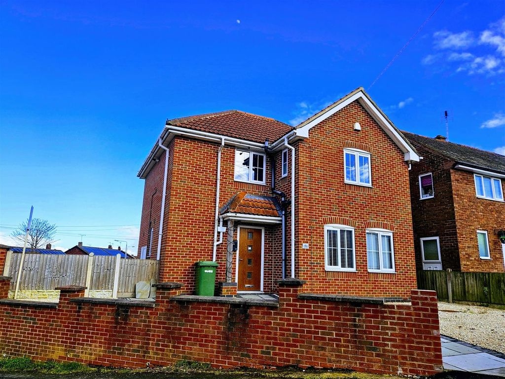 3 bed detached house for sale in Lime Tree Road, Ollerton, Newark NG22, £200,000 Zoopla