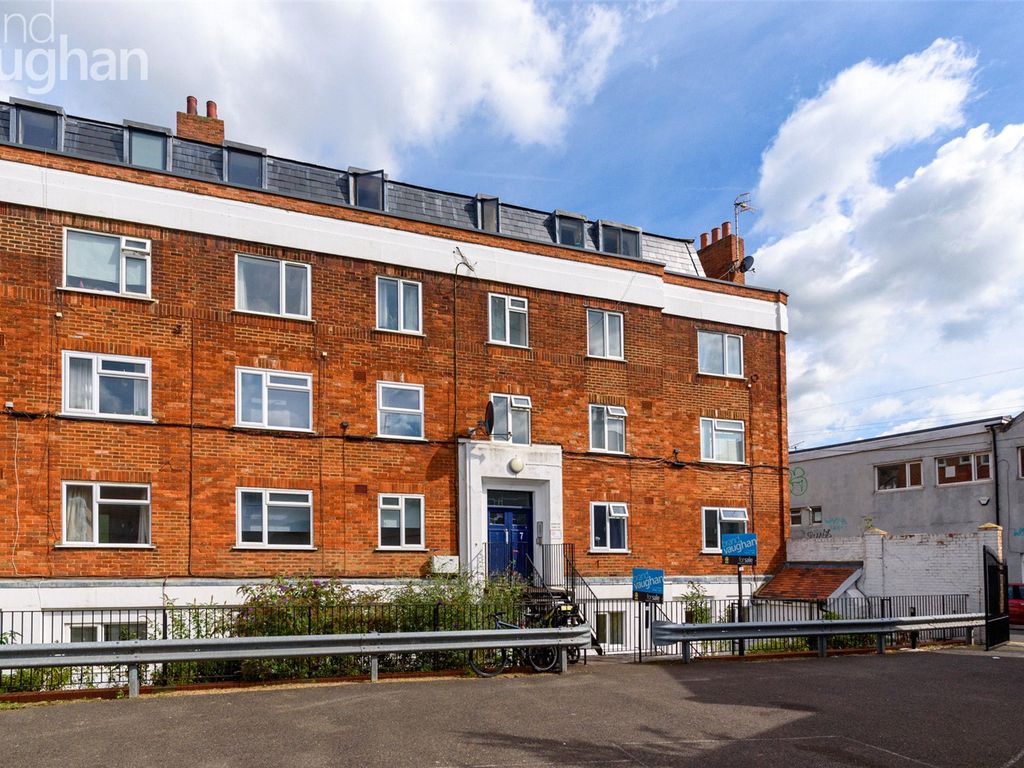 2 bed flat for sale in Park Crescent Place, Brighton, East Sussex BN2