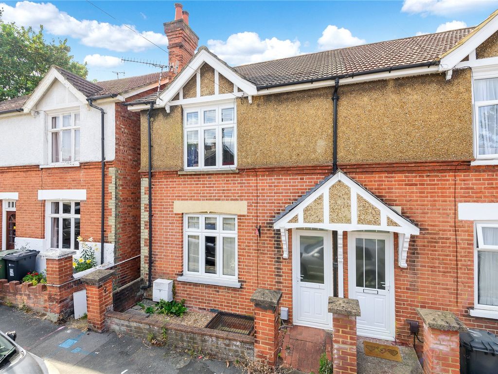 4 bed semidetached house for sale in Rupert Road, Guildford GU2, £
