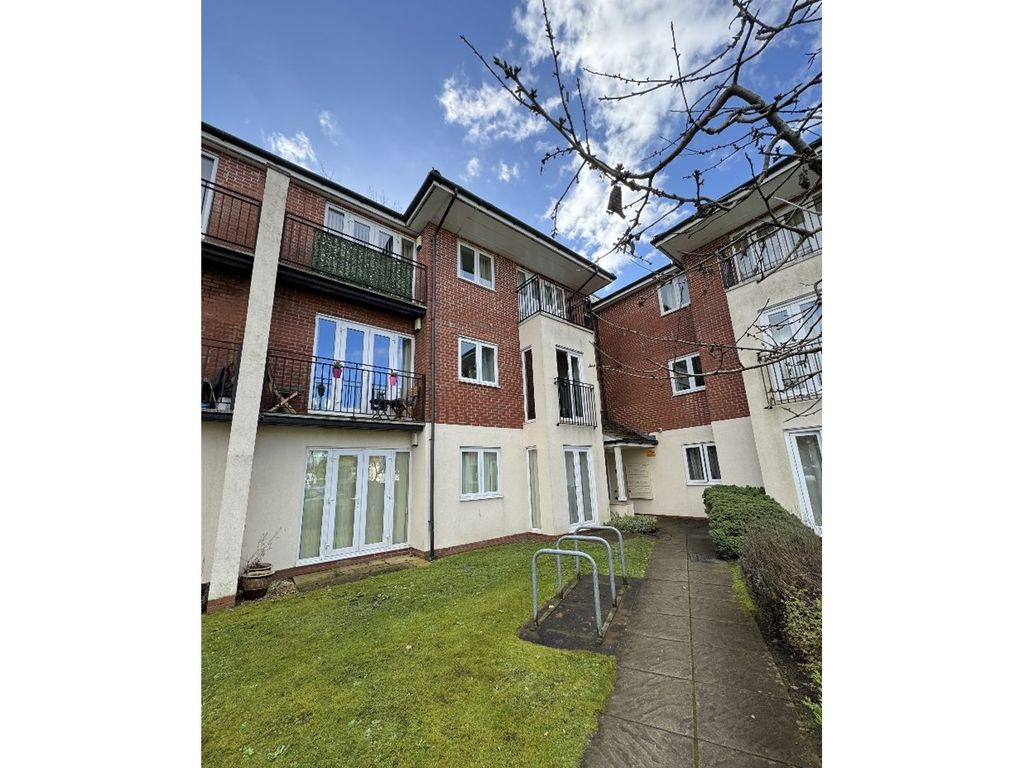 2 bed flat for sale in 294 Haslucks Green Road, Solihull B90, £200,000
