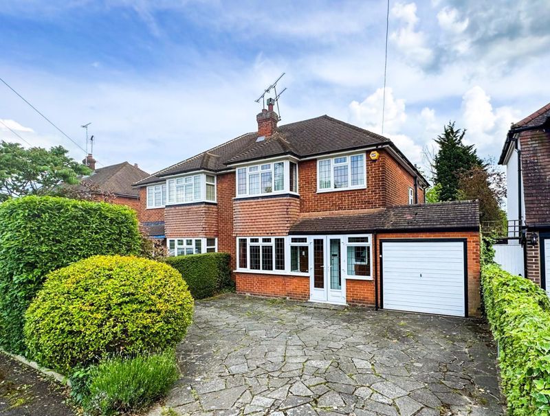 4 bed semidetached house for sale in Sebastian Avenue, Shenfield