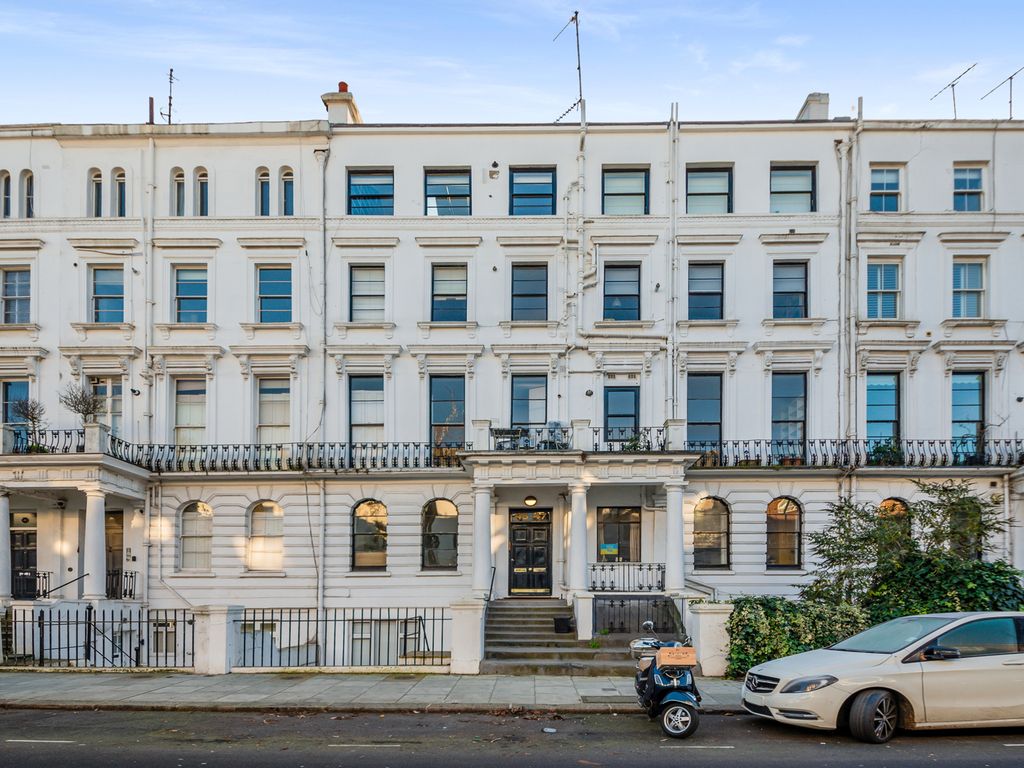 Elgin Crescent, London W11  