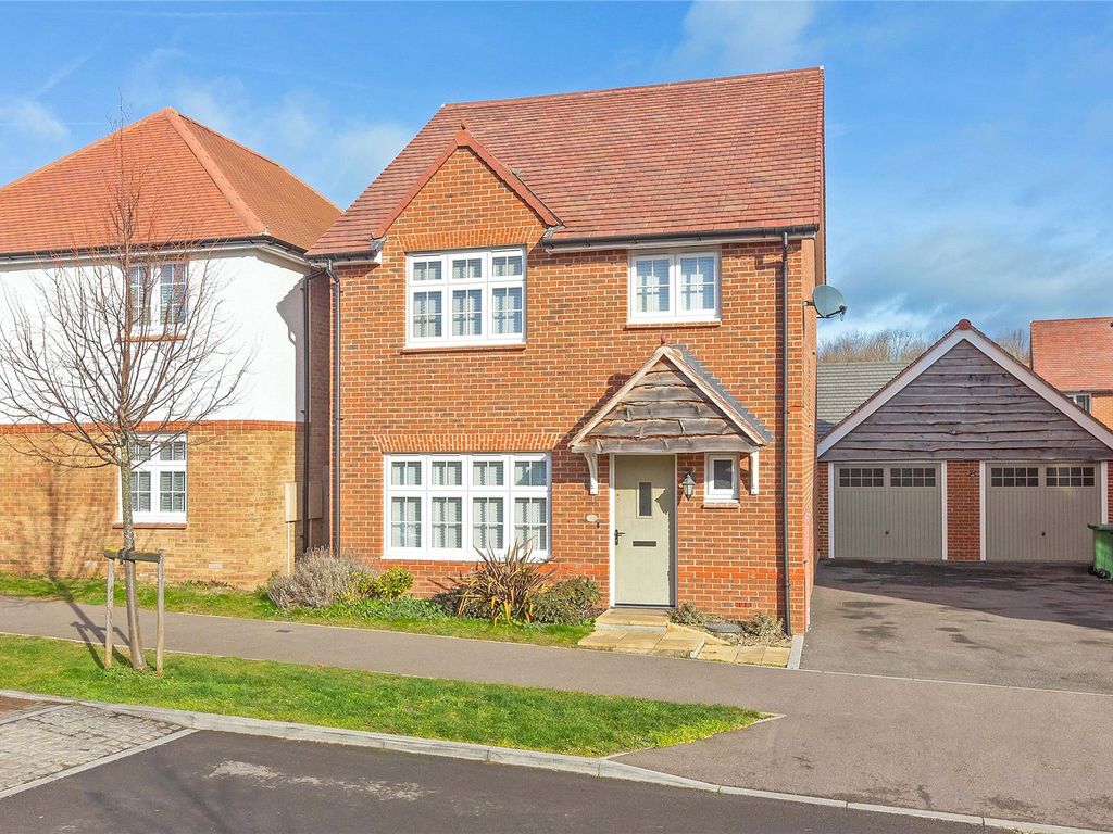 4 bed detached house for sale in Vellum Drive, Sittingbourne, Kent ME10