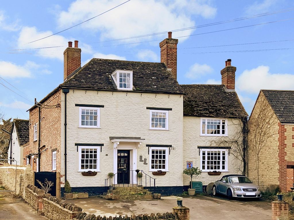 5 bed detached house for sale in Lechlade Road, Faringdon SN7 Zoopla
