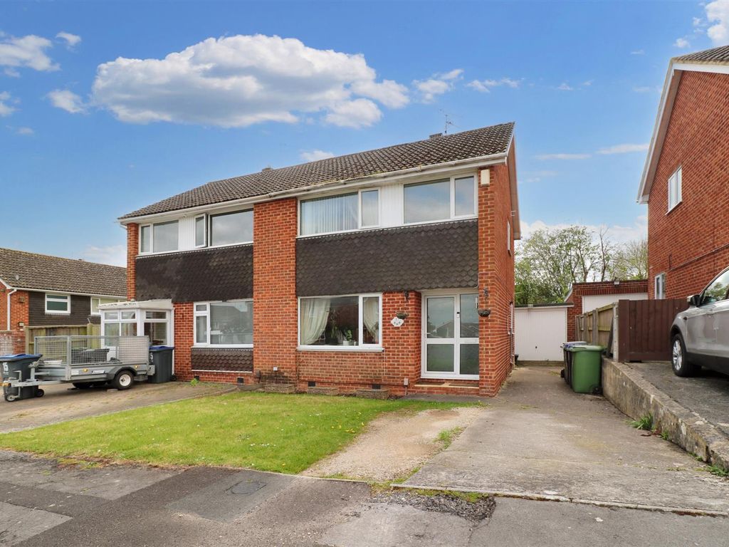 3 bed semidetached house for sale in Barnack Close, Trowbridge BA14, £250,000 Zoopla