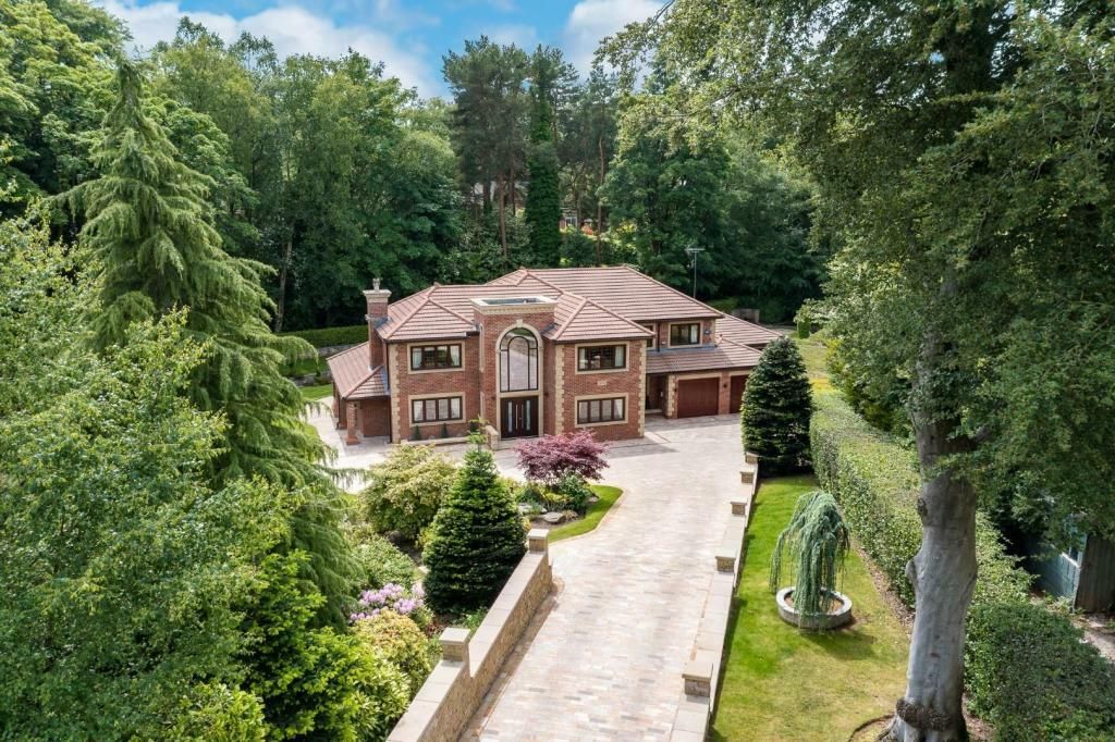 5 bed detached house for sale in Lostock Junction Lane, Bolton BL6, £