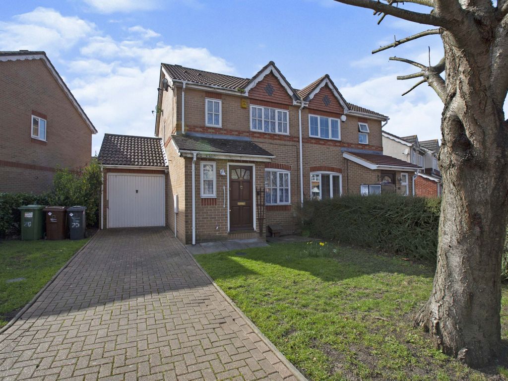 3 bed semidetached house for sale in Wanderer Drive, Barking IG11 Zoopla