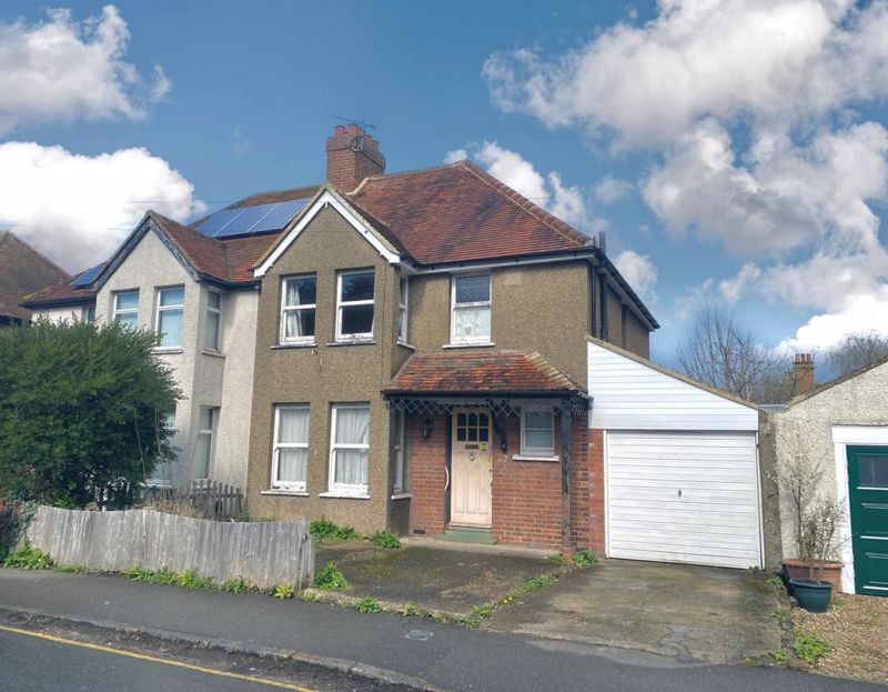 3 bed semidetached house for sale in Highbridge Road, Aylesbury HP21