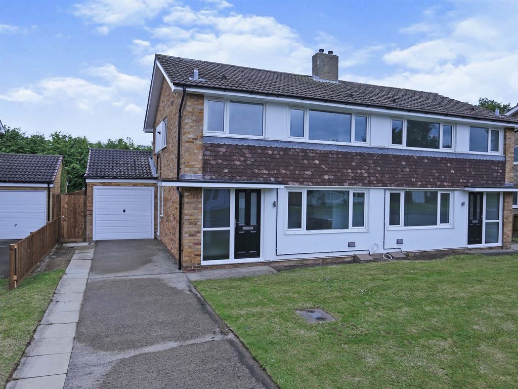 3 bed semidetached house for sale in Linton Meadow, Linton On Ouse