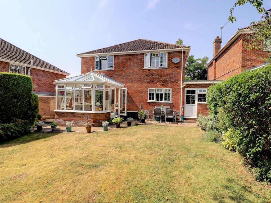 4 bed detached house for sale in Swallow Drive, Hazlemere, High