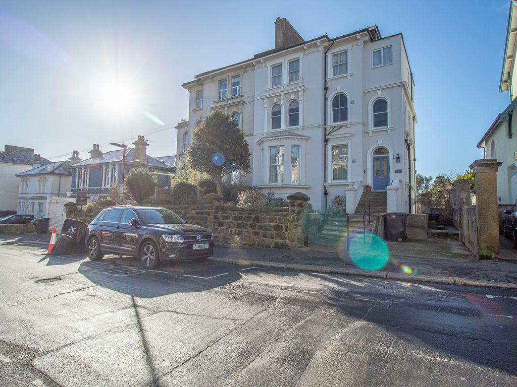 2 bed flat for sale in Baldslow Road, Hastings TN34 Zoopla