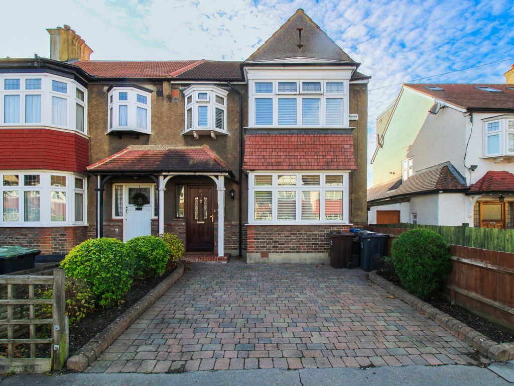 3 bed end terrace house for sale in Craigen Avenue, Croydon CR0, £