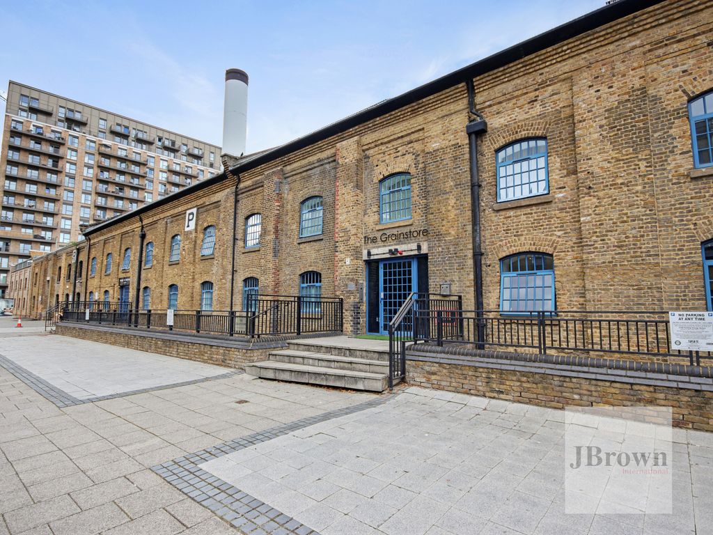 1 bed flat for sale in Western Gateway, London E16, £300,000 Zoopla