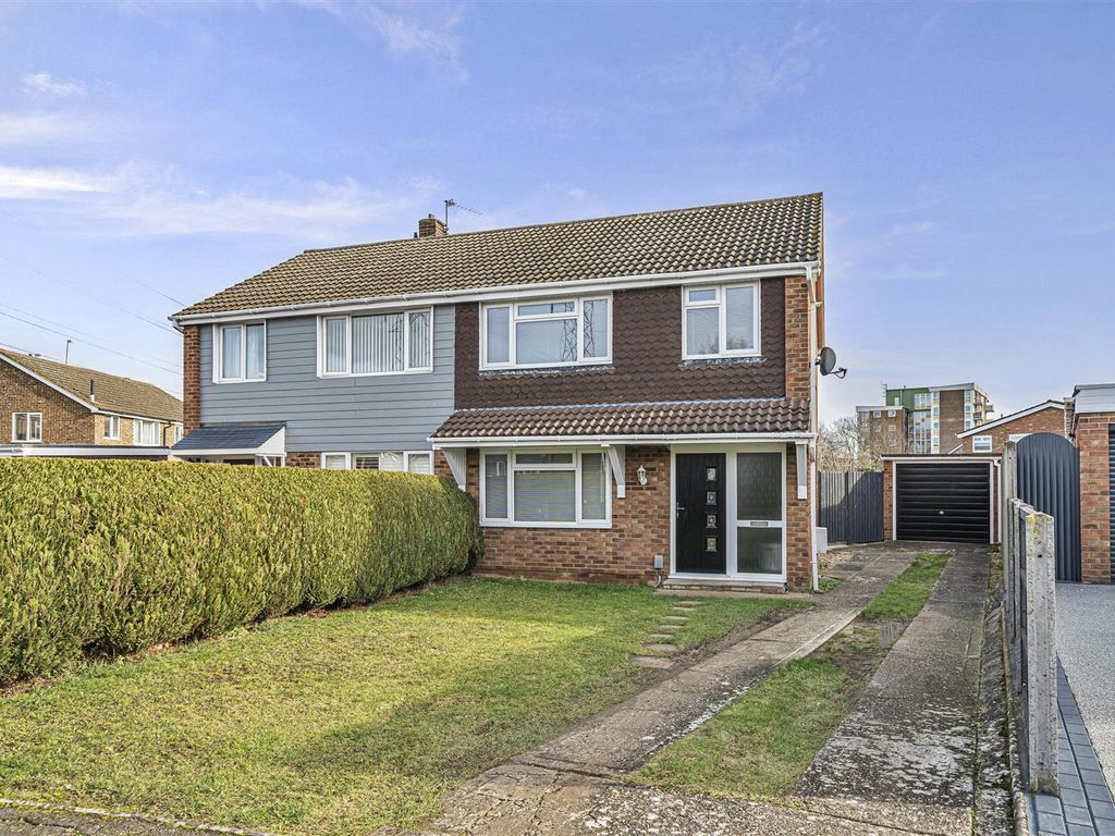 3 bed semidetached house for sale in Orwell Close, Bedford MK41 Zoopla