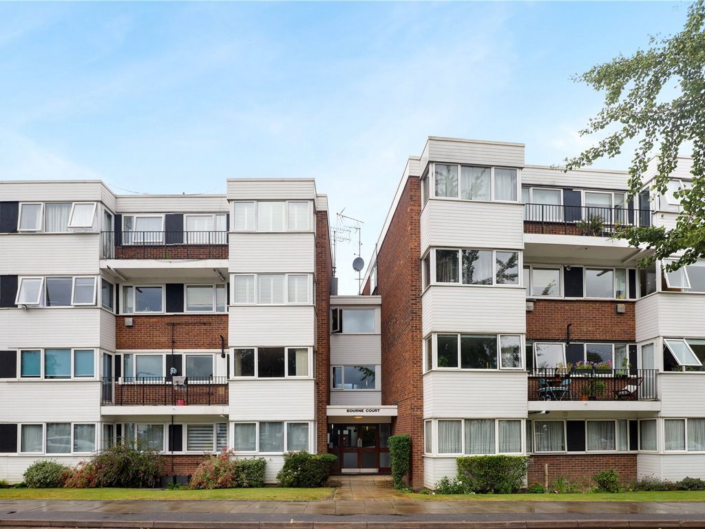 2 bed flat to rent in Bourne Court, New Wanstead, London E11 Zoopla