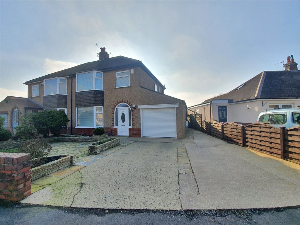 3 bed semidetached house for sale in St. Peters Close, Clayton Le Dale