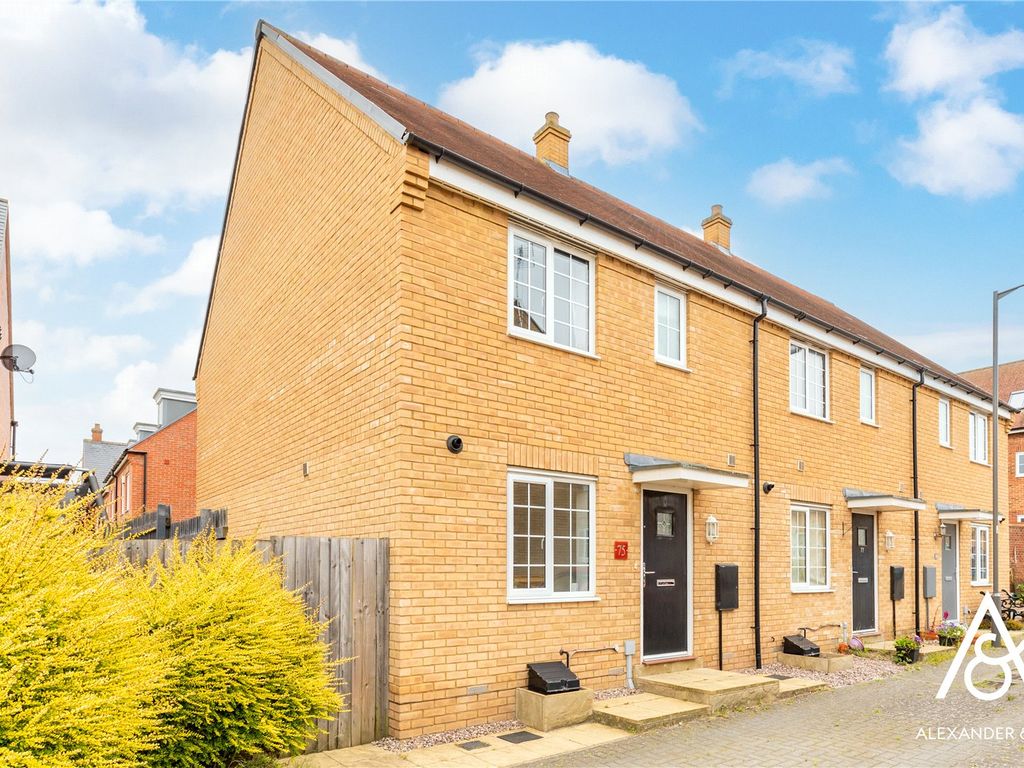 3 bed end terrace house for sale in Constance Street, Buckingham MK18