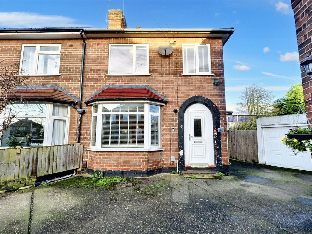 3 bed property for sale in Leyton Crescent, Beeston, Nottingham NG9, £