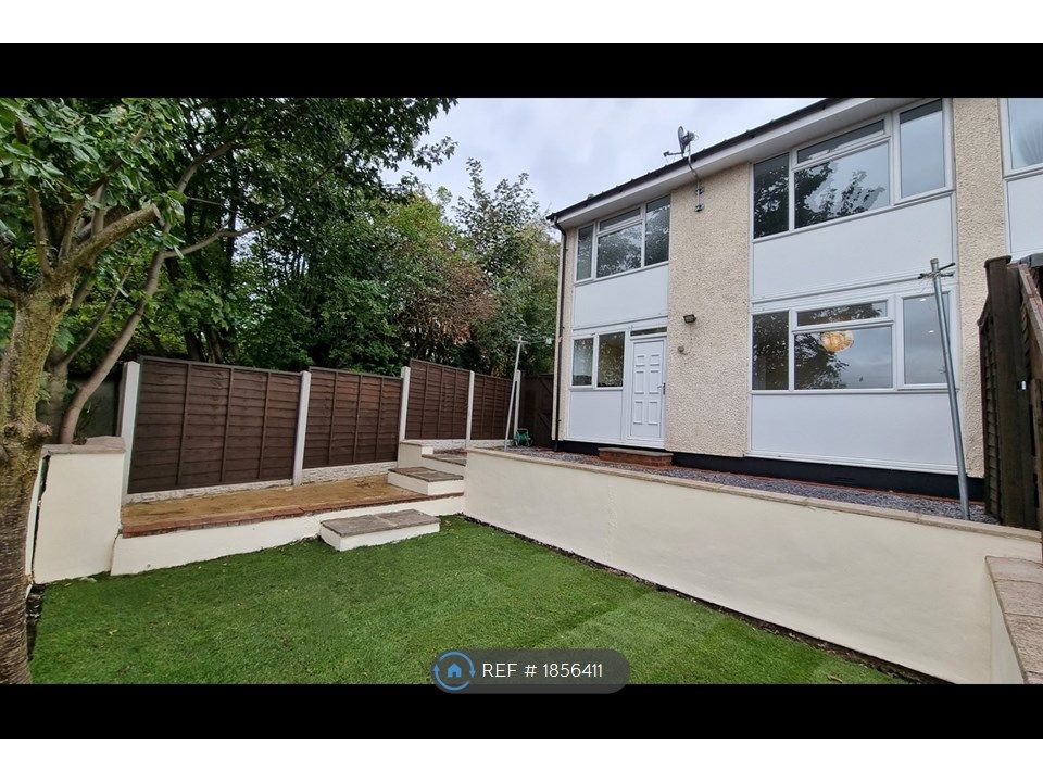 3 bed semidetached house to rent in Wood Lane, Farnley, Leeds LS12, £