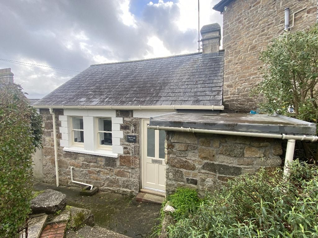 1 bed bungalow to rent in Thornberry Terrace, Penzance TR18, £750 pcm