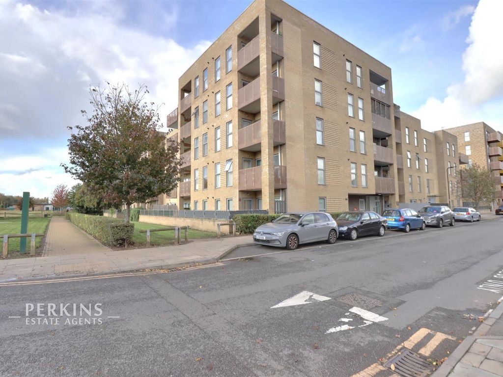 1 bed flat for sale in Rectory Park Avenue, Northolt UB5, £265,000 - Zoopla