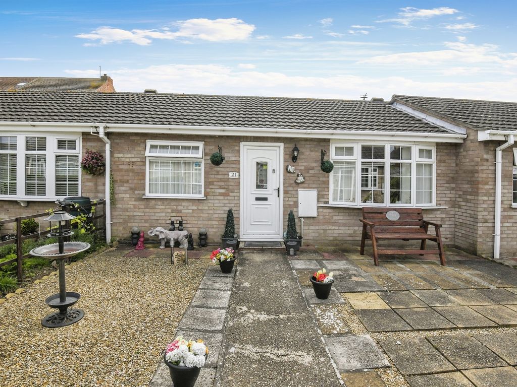 2 bed detached bungalow for sale in Langton Court, Skegness PE25, £