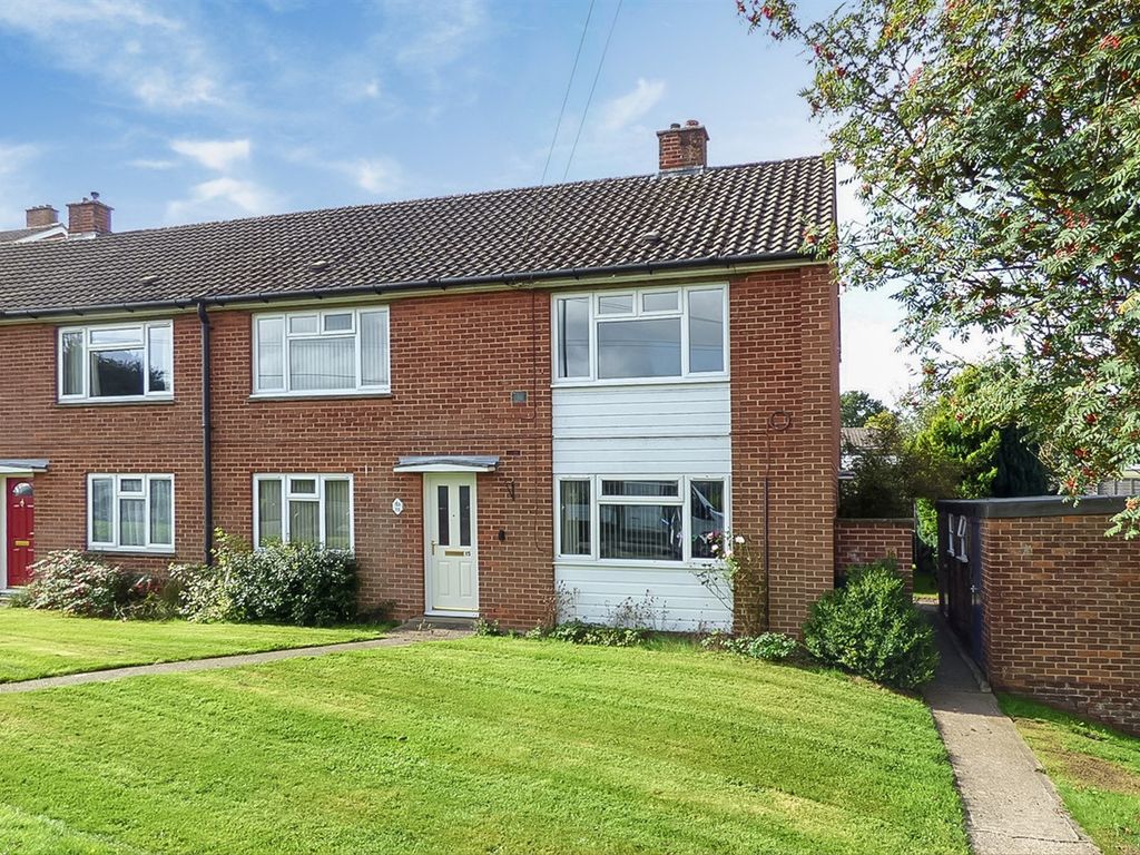 2 bed flat to rent in 16 New Road, Midhurst, West Sussex GU29, £1,100 pcm Zoopla